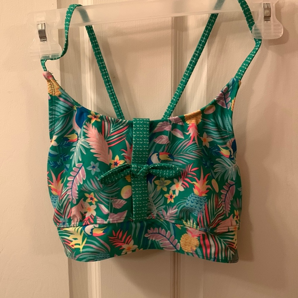 Girls Size XL (14/16) Greens Swim Top!